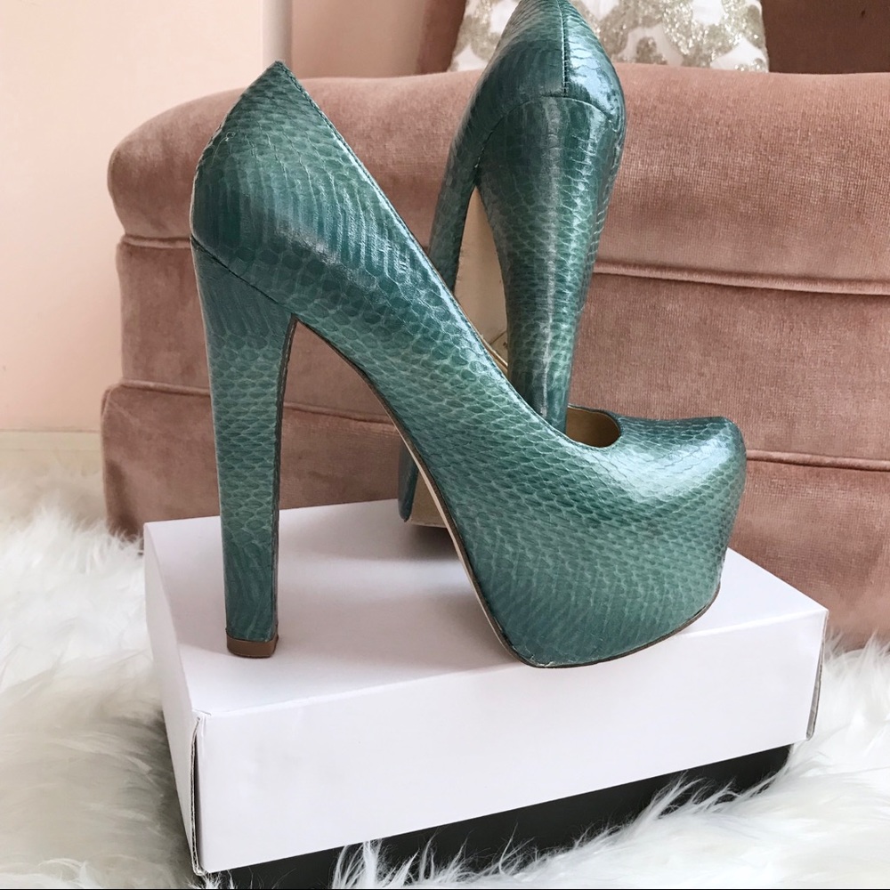 Worn 2x Teal Snakeskin Platform Heels